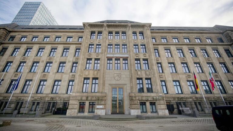 Ermittlungen zum Umbau der Staatskanzlei: Kein Bestechungsgeld – aber Fragen bleiben Ermittlungen zum Umbau der Staatskanzlei: Kein Bestechungsgeld – aber Fragen bleiben
